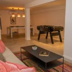 Baby-foot et billard dans la salle de jeux de l'Hôtel Villa Padulaccia
